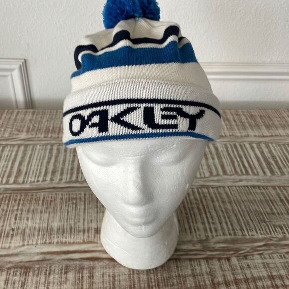 Oakley winter hat - Picture 1 of 4